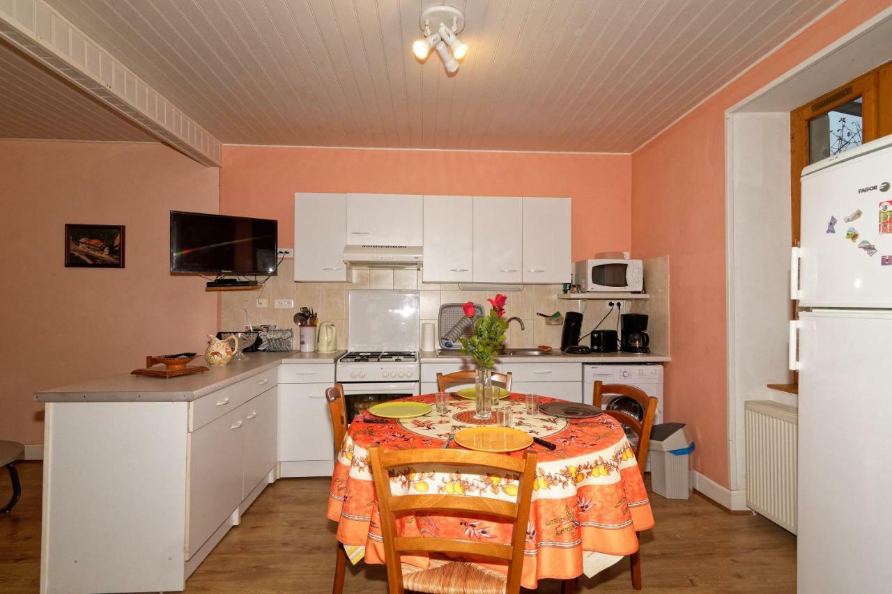 Gite De Sauviat 25 Chemin Du Grand Pacher Le Bourg De Sauviat 63120 Экстерьер фото