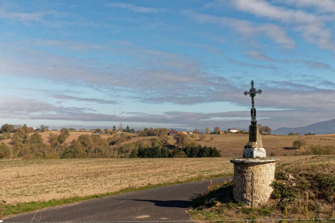 Gite De Sauviat 25 Chemin Du Grand Pacher Le Bourg De Sauviat 63120 Экстерьер фото